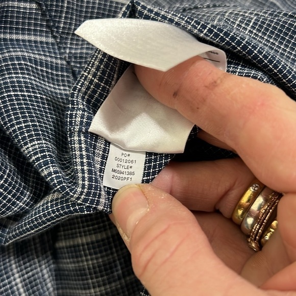 Men's Vince Blue and White Printed Long Sleeve Button Down Fit Size Large - Picture 8 of 8